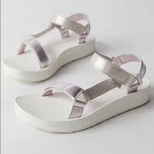  Teva Sandal_thumbnail_2
