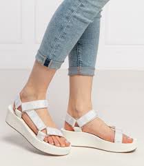  Teva Sandal_thumbnail_3