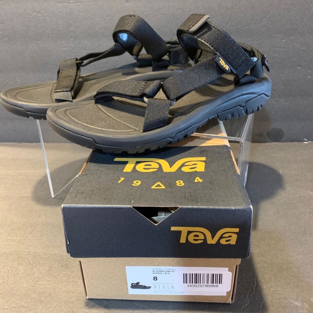  Teva Sandal_thumbnail_1